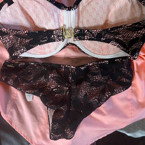 NWT Victorias Secret Very Sexy Crochet Bikini 34dd/S bottom - Picture 2 of 3